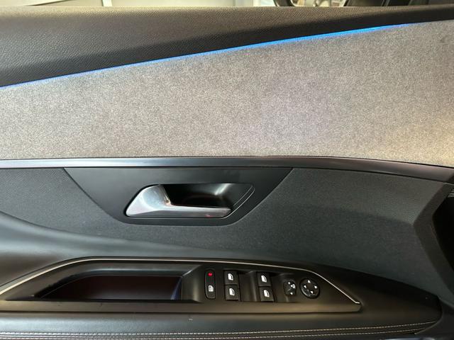 PEUGEOT 3008 usata, con Volante in pelle