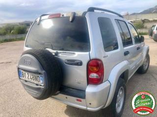 JEEP Cherokee usata, con Autoradio