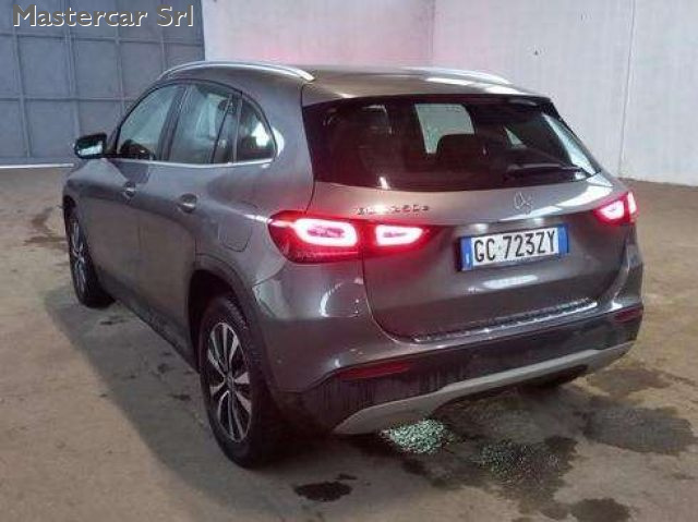 MERCEDES-BENZ GLA 250 usata, con Chiusura centralizzata