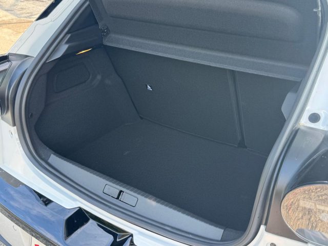 LANCIA Ypsilon usata, con Autoradio digitale