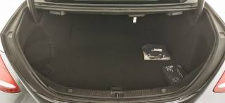 MERCEDES-BENZ E 220 usata, con Servosterzo