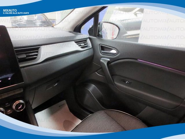 RENAULT Captur usata, con Volante in pelle