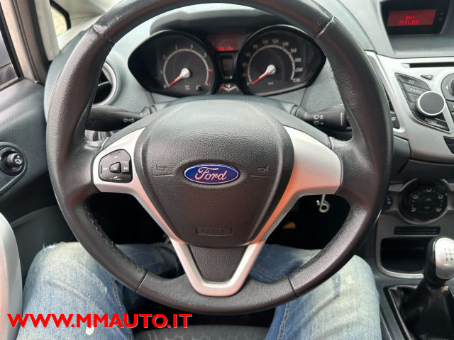 FORD Fiesta usata, con MP3