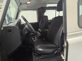 LAND ROVER Defender usata, con Servosterzo