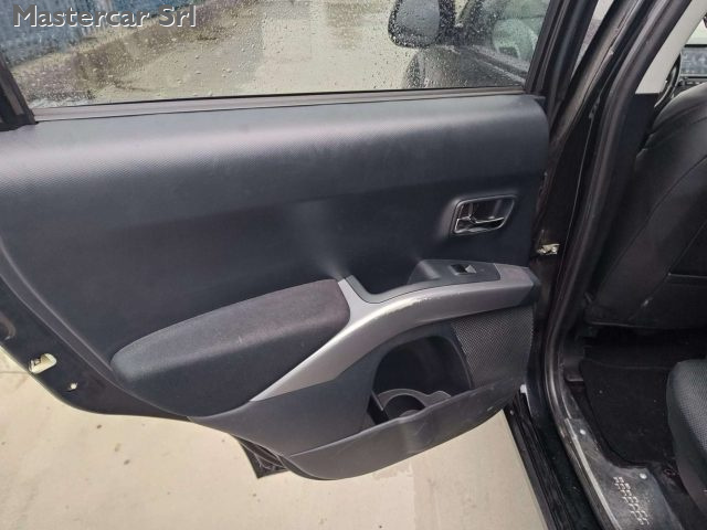 MITSUBISHI Outlander usata, con Alzacristalli elettrici