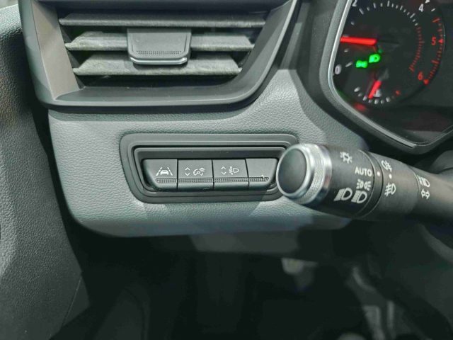 RENAULT Clio usata, con Autoradio digitale