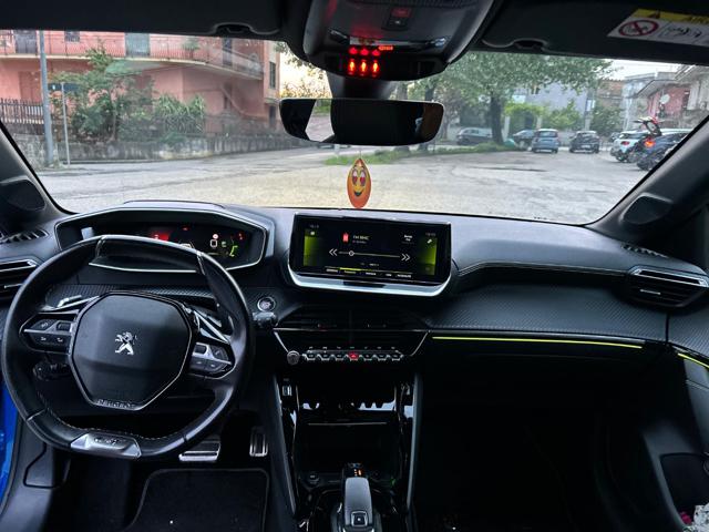 PEUGEOT 208 usata, con Sedile posteriore sdoppiato