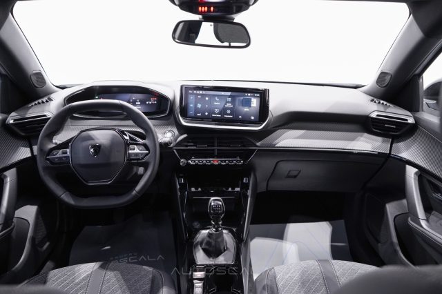 PEUGEOT 2008 usata, con Frenata d