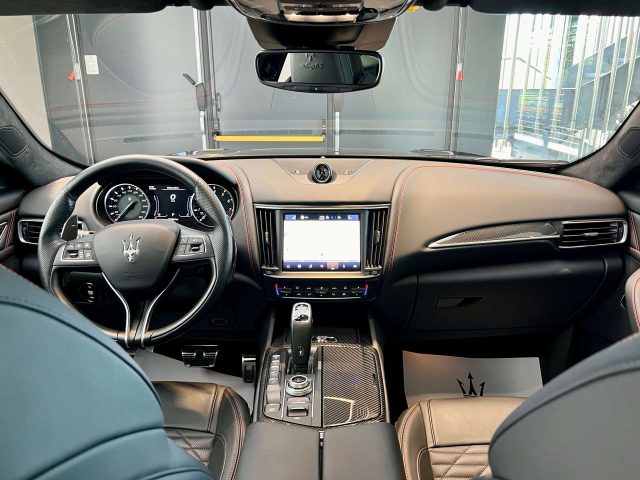 MASERATI Levante usata, con Tettuccio apribile