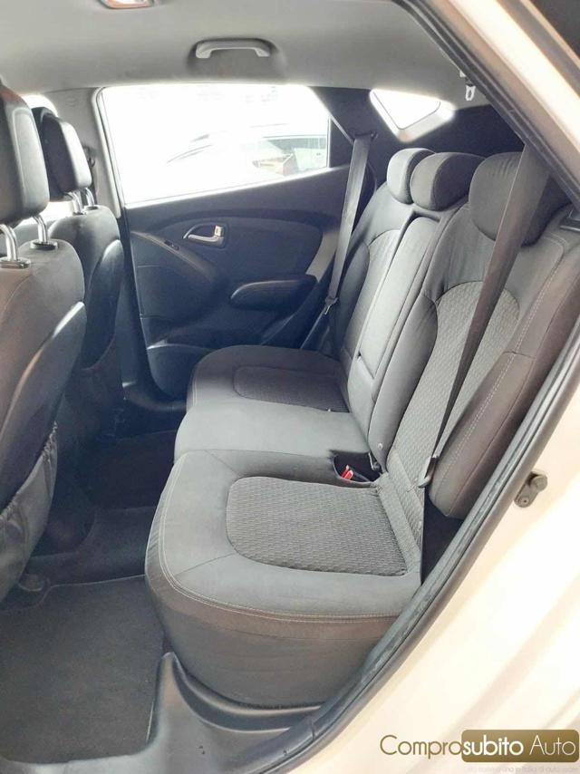 HYUNDAI iX35 usata, con Sedile posteriore sdoppiato