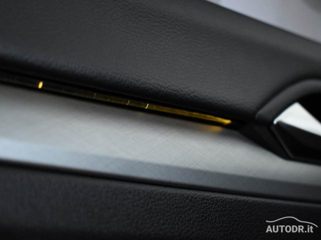 VOLKSWAGEN Golf usata, con Hill holder