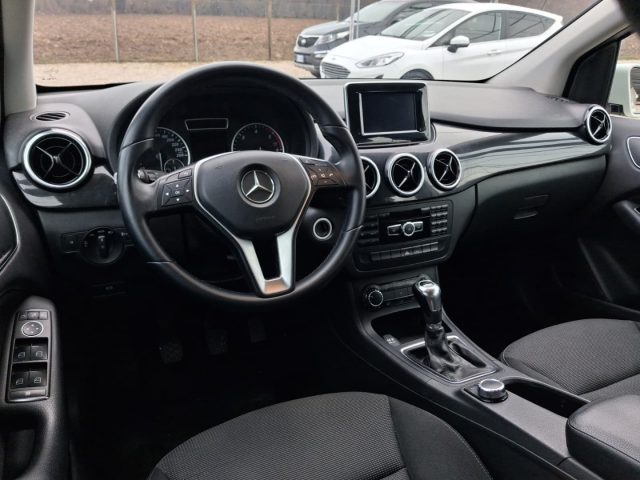 MERCEDES-BENZ B 180 usata, con Chiusura centralizzata