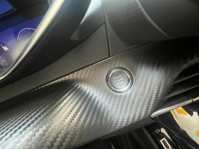 PEUGEOT 2008 usata, con Specchietti laterali elettrici
