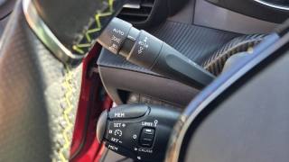 PEUGEOT 2008 usata, con Sensori di parcheggio posteriori