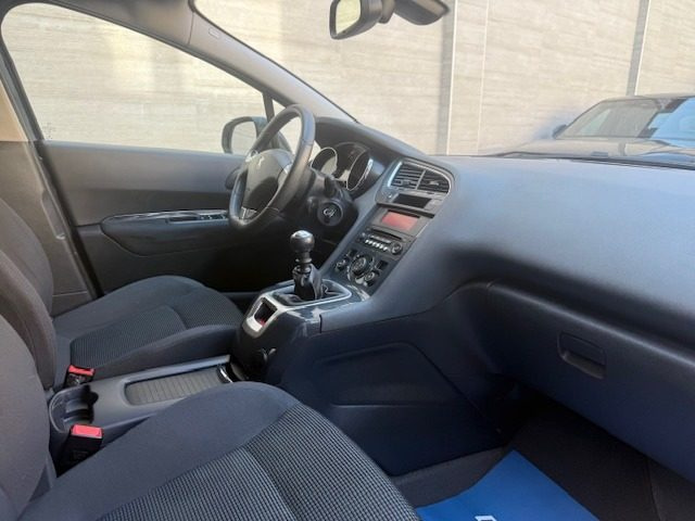 PEUGEOT 5008 usata, con Climatizzatore