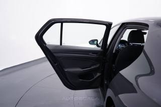 VOLKSWAGEN Golf usata, con Fari LED