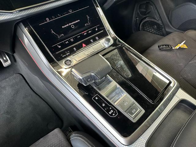 AUDI Q8 usata, con Specchietti laterali elettrici