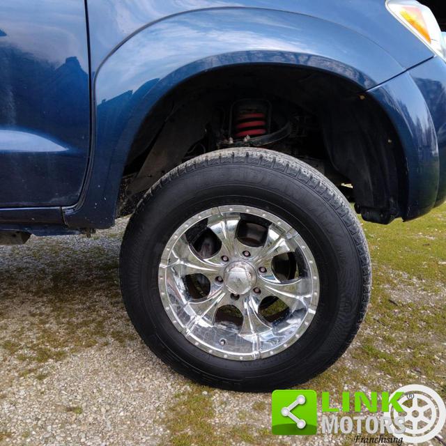 TOYOTA Hilux usata, con Autoradio