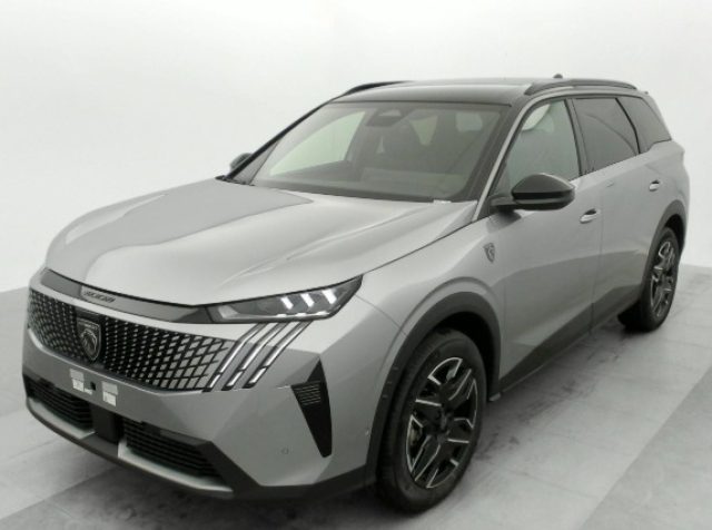 PEUGEOT 5008 usata, con Touch screen