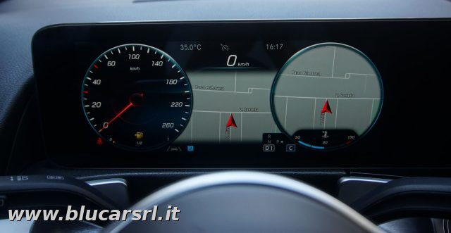 MERCEDES-BENZ GLB 200 usata, con Controllo elettronico della corsia