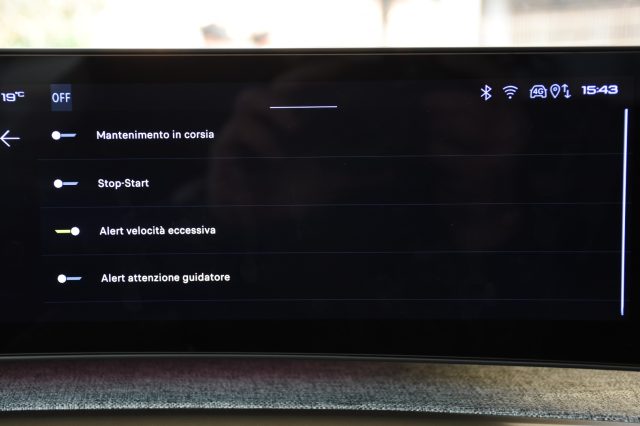 PEUGEOT 3008 usata, con Autoradio digitale