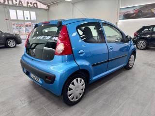 PEUGEOT 107 usata, con Autoradio