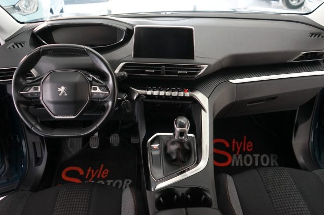 PEUGEOT 5008 usata, con Sistema di navigazione