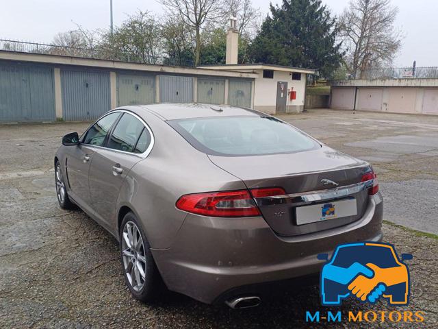 JAGUAR XF usata, con Autoradio