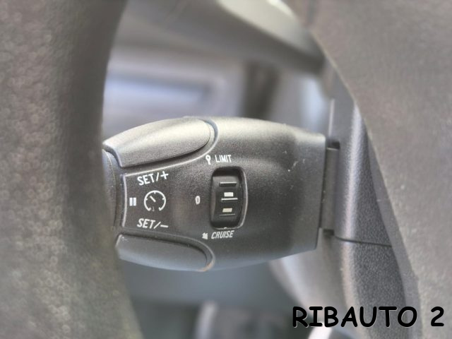 PEUGEOT 208 usata, con Autoradio