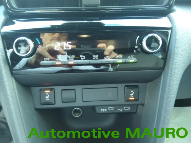 TOYOTA Yaris Cross usata, con Sedile posteriore sdoppiato