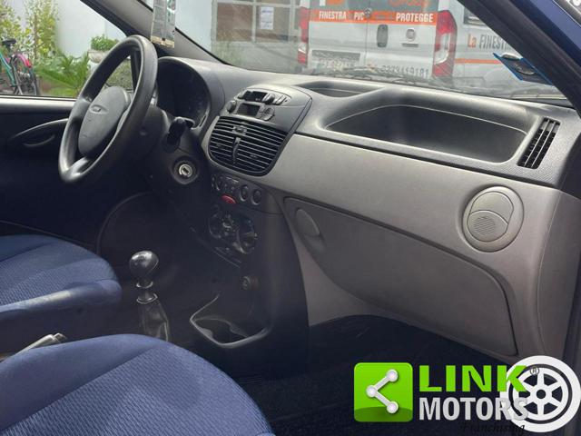 FIAT Punto usata, con Pneumatici estivi