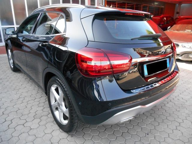 MERCEDES-BENZ GLA 180 usata, con Boardcomputer