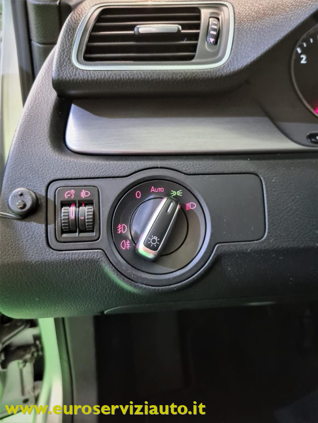 VOLKSWAGEN Passat usata 24