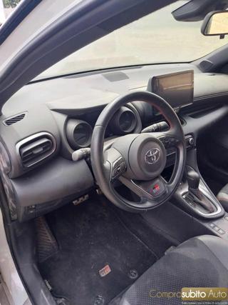 TOYOTA Yaris usata, con Servosterzo