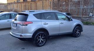 TOYOTA RAV 4 usata, con Cerchi in lega