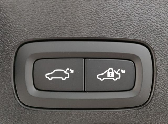 VOLVO XC60 usata, con Bluetooth