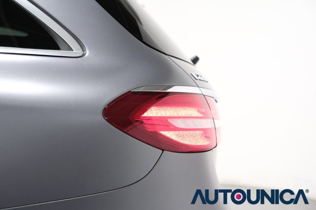 MERCEDES-BENZ E 220 usata, con Sistema di avviso di distanza