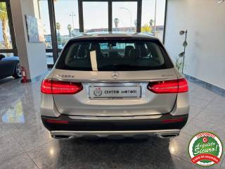 MERCEDES-BENZ E 220 usata, con Alzacristalli elettrici