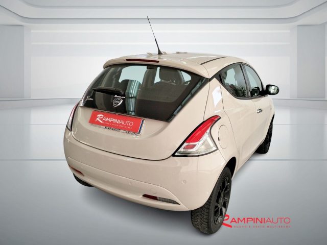 LANCIA Ypsilon usata, con Fendinebbia