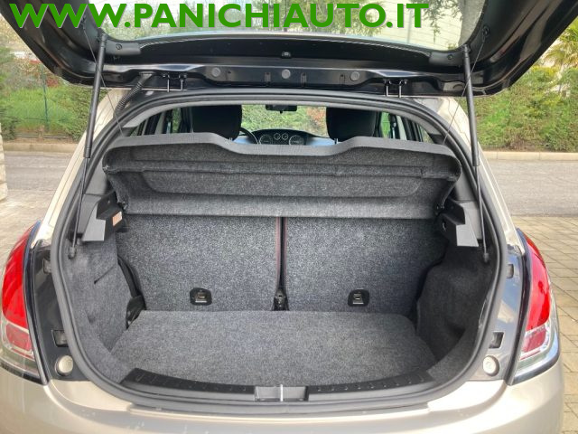 LANCIA Ypsilon usata, con Fendinebbia
