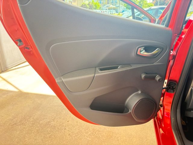 RENAULT Clio usata, con Telecamera per parcheggio assistito