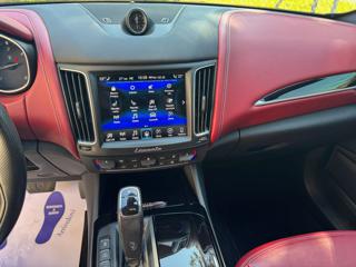 MASERATI Levante usata, con Fendinebbia