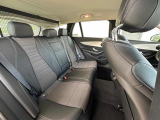 MERCEDES-BENZ E 200 usata, con USB