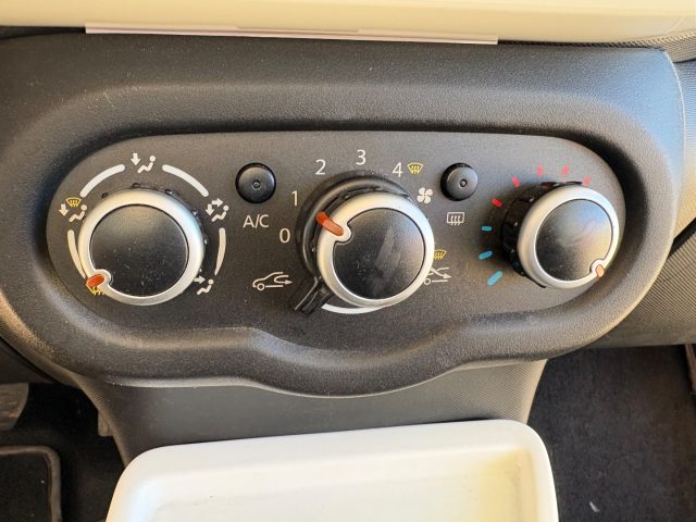 RENAULT Twingo usata, con Bluetooth