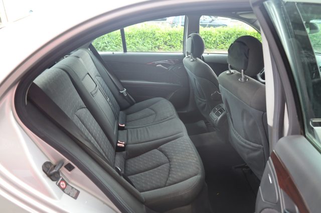 MERCEDES-BENZ E 220 usata 49