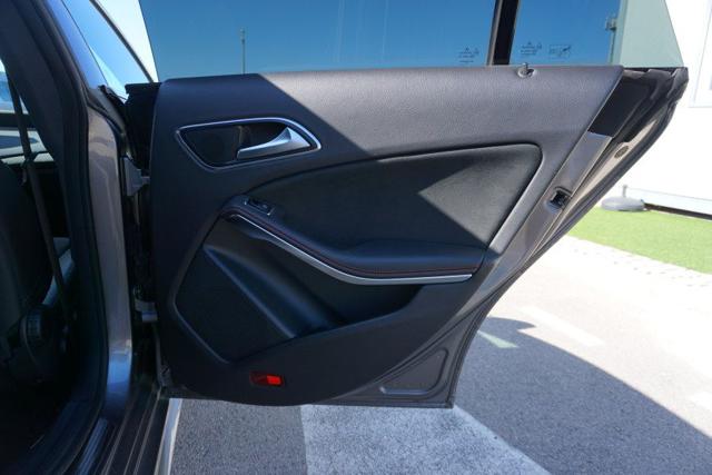 MERCEDES-BENZ CLA 180 usata, con Bracciolo