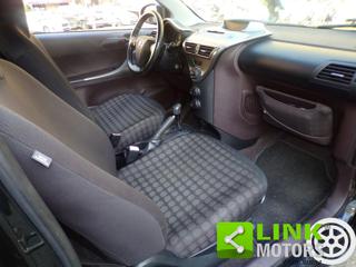 TOYOTA iQ usata 25