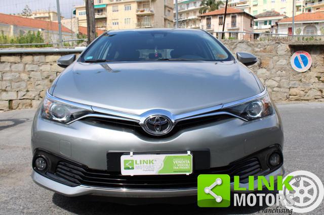 TOYOTA Auris usata, con Autoradio