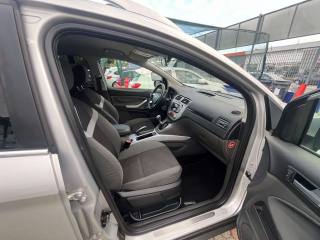 FORD Kuga usata, con USB