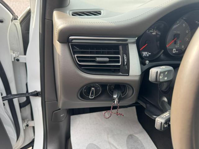 PORSCHE Macan usata, con Volante in pelle